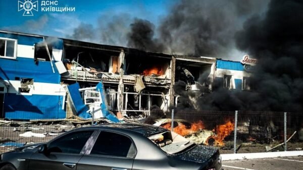 Російська атака на молокозавод у Згурівці: четверо загиблих, семеро поранених