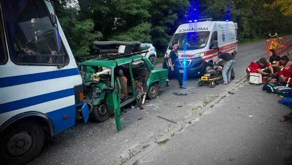 У Броварах внаслідок ДТП загинули двоє дітей, десятеро осіб травмовано