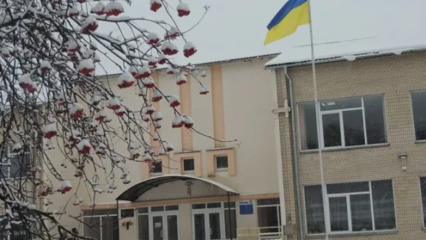 У Гостомелі батьки та педагоги занепокоєні майбутнім зруйнованого Ліцею №2