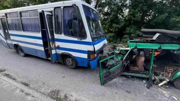 У Броварах внаслідок зіткнення легковика з автобусом загинула дитина, дев’ятеро травмовані