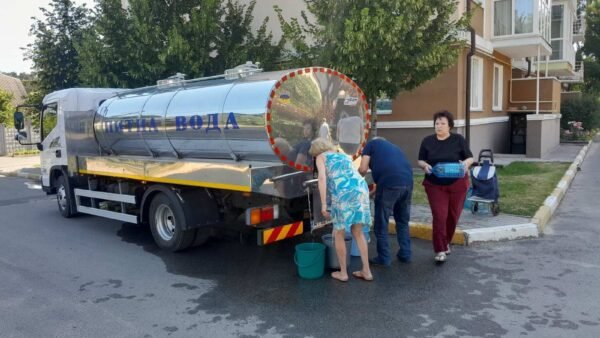 У Бучі організували підвіз води через низький тиск у системі