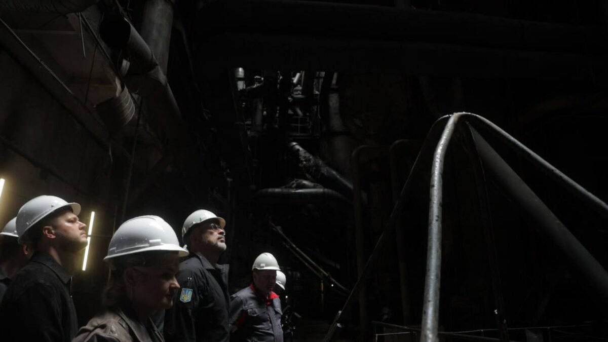 Віцепрем’єр Шмигаль перевірив хід відновлення енергооб’єкта на Київщині та визначив подальші кроки