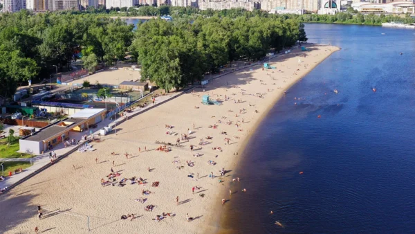 МОЗ: якість води на пляжах Київщини відповідає нормам лише в Обухівському районі
