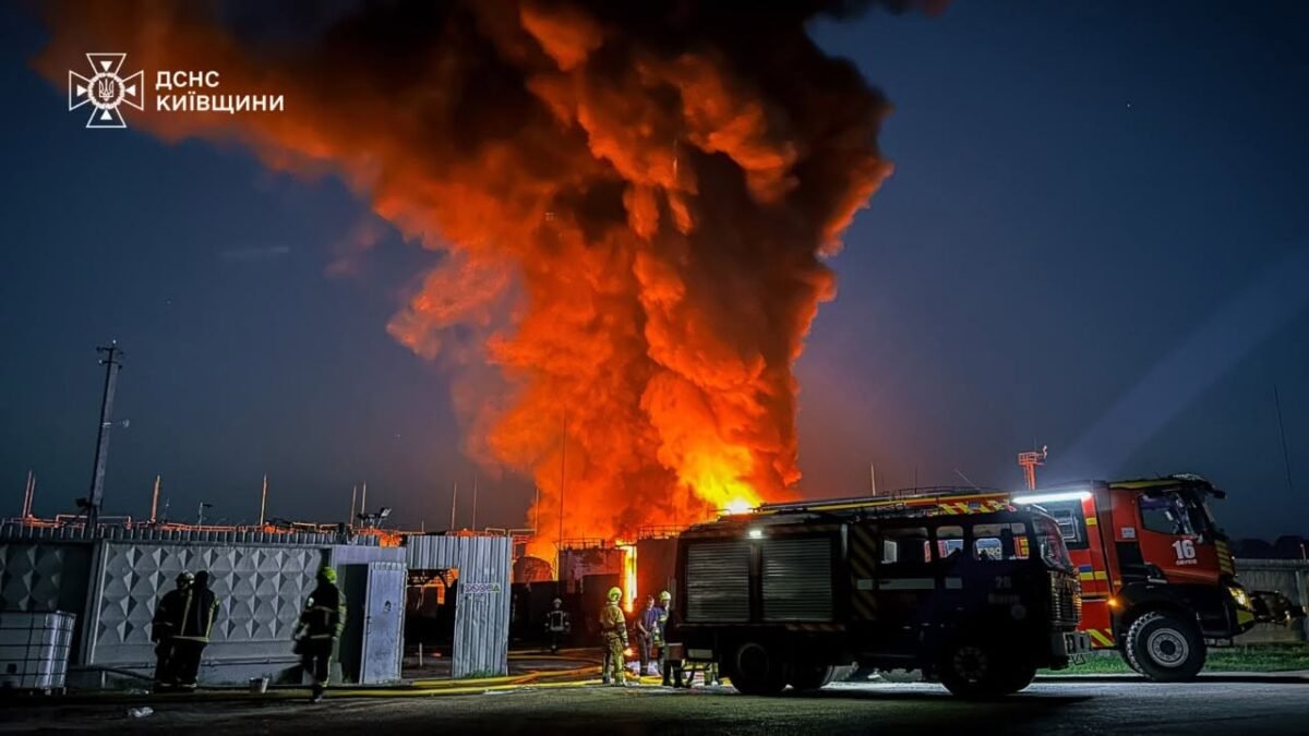 Ліквідація пожежі у Бориспільському районі після атаки БпЛА