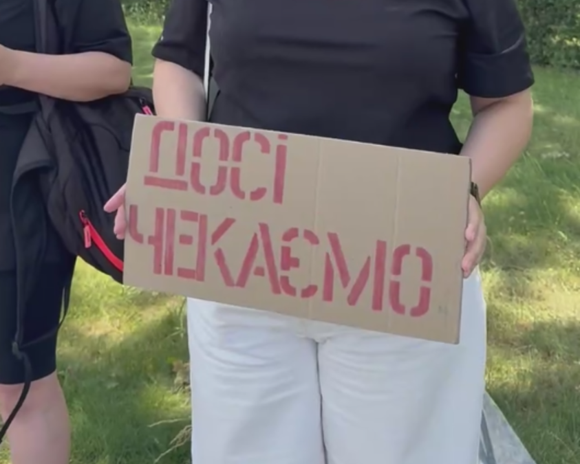 У Бучі відбулась акція «Голоси тиші» на підтримку полонених та зниклих безвісти військових