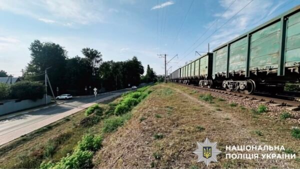 В Ірпені вантажний потяг смертельно травмував підлітка