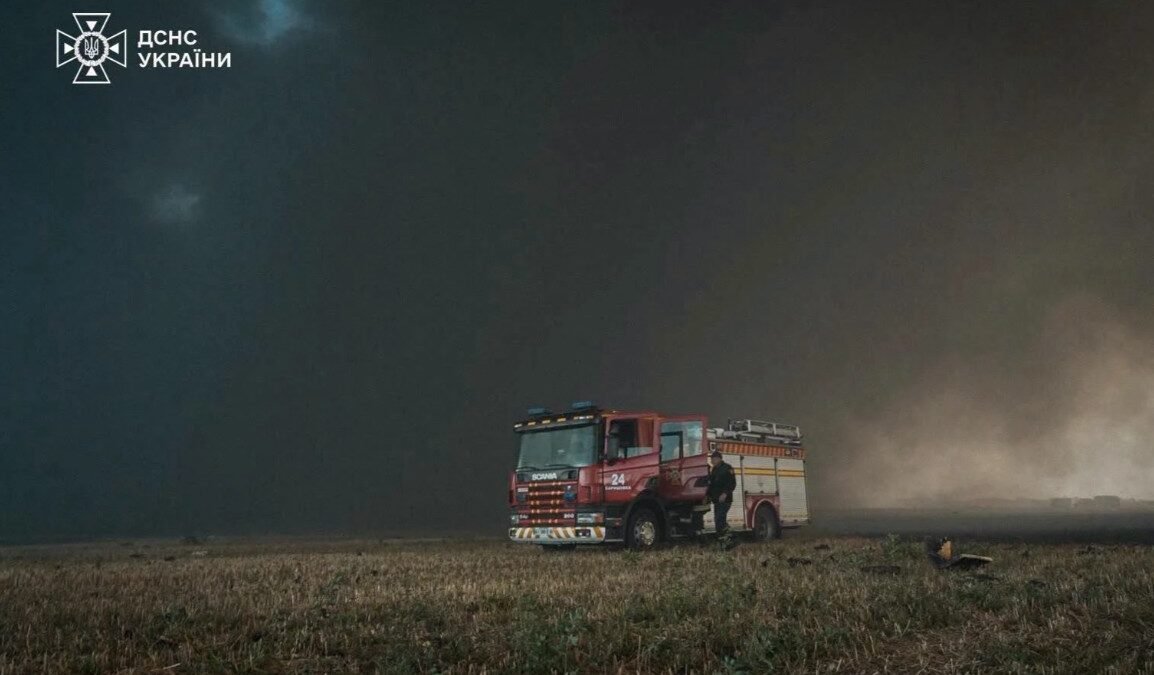 Масована атака дронів на Київщині: пошкоджені склади торгових мереж COMFY, ROSHEN, «Будинок іграшок» та «Фора»