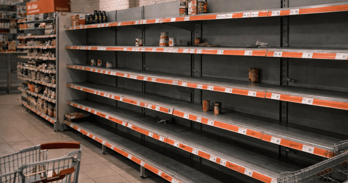 Руйнування продовольчих складів на Київщині: адаптація ритейлу та логістичні виклики