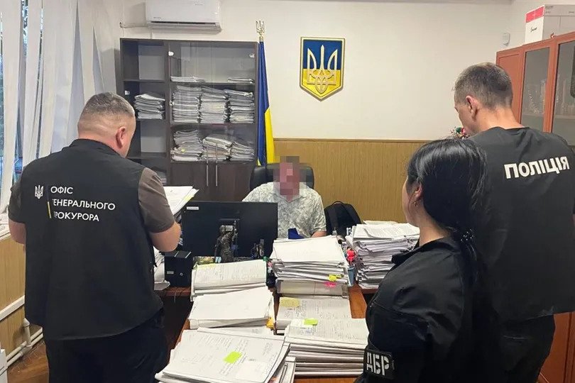Голова райсуду на Київщині та посередник підозрюються у продажі фіктивних відстрочок від мобілізації