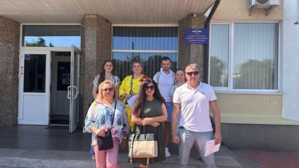 Батьки учнів Гірського ліцею вимагають відповідей від влади щодо освітнього процесу та укриттів