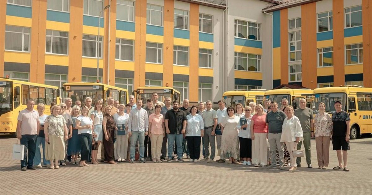 Фастівська громада отримала новий шкільний автобус: транспорт обладнано для дітей з ООП