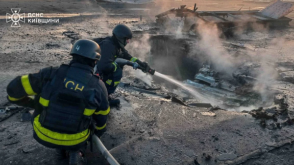 Наслідки дронової атаки на Київщині: пожежа у Броварському районі