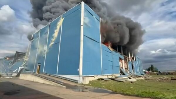 Броварський район: Російські війська атакували цивільний склад