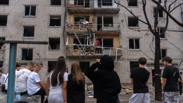 14-річна дівчина та її мати травмувалися, рятуючись від обстрілу в Борисполі