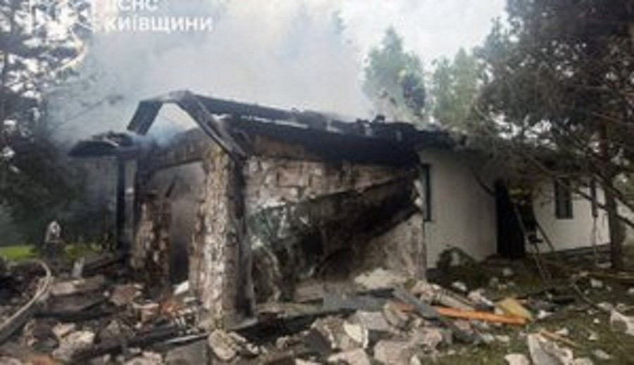 Наслідки російської атаки на Київщині: двоє загиблих, троє постраждалих