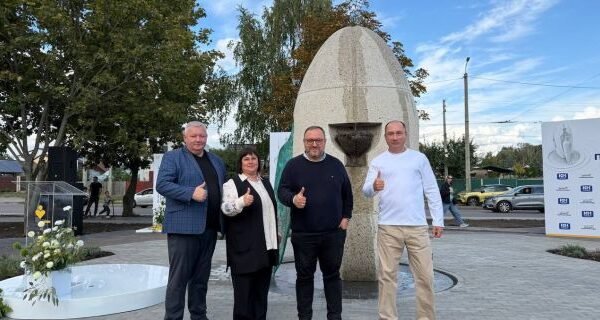 У Білій Церкві відкрили чотириметровий фонтан «зерно життя»