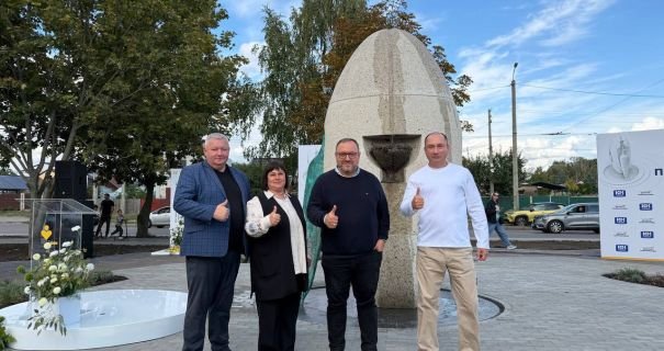 У Білій Церкві відкрили чотириметровий фонтан «зерно життя»