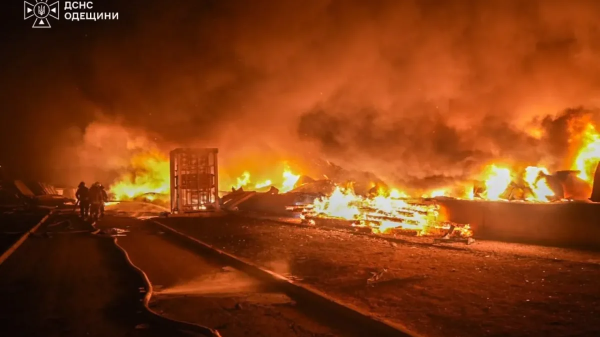 Президент Зеленський повідомив про пошкодження у Києві та Київській області після російських обстрілів
