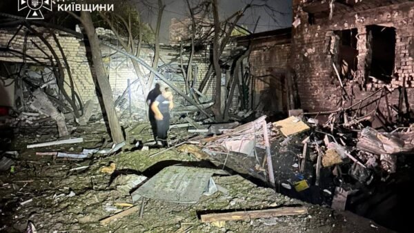 Наслідки масованого обстрілу Київщини та столиці: загиблі та руйнування