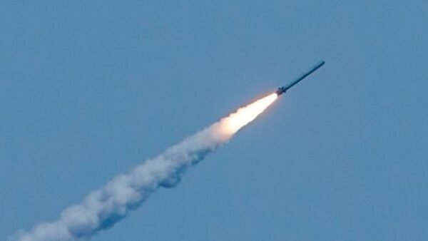 Наслідки обстрілу Київщини: вибухи, відключення світла та призупинення руху Kyiv City Express