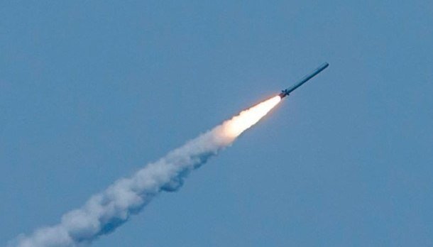 Наслідки обстрілу Київщини: вибухи, відключення світла та призупинення руху Kyiv City Express