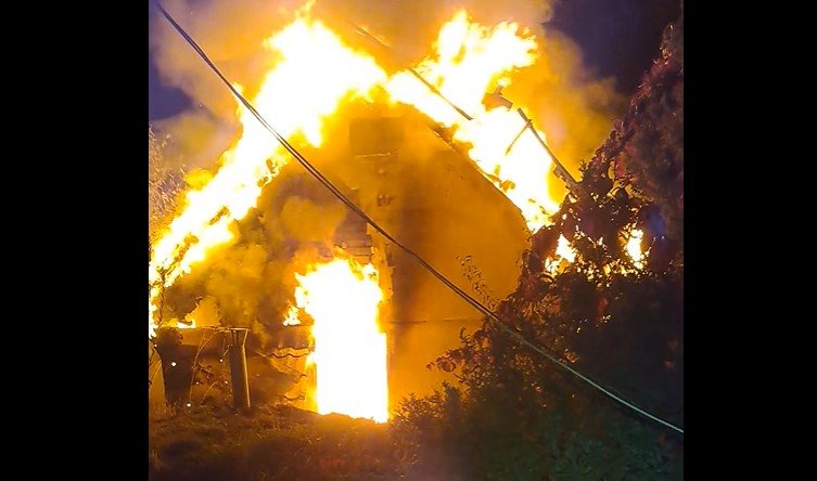 На Київщині ворожий удар пошкодив центр реабілітації диких птахів