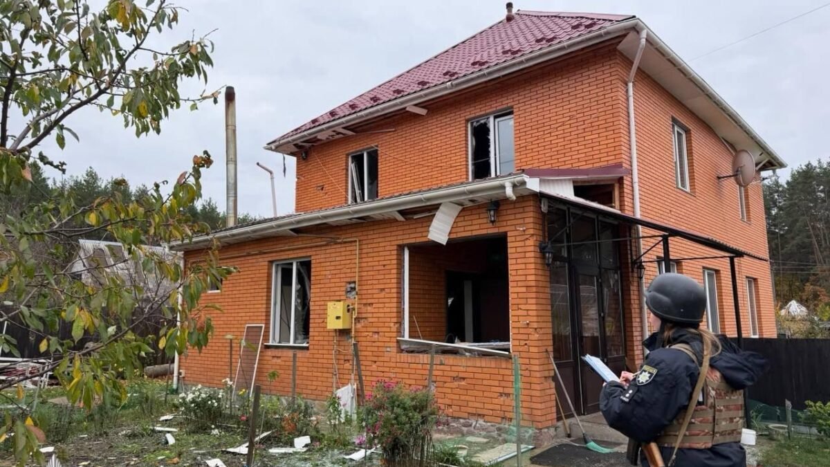 Правоохоронці Київщини нагадують про правила безпеки під час атак