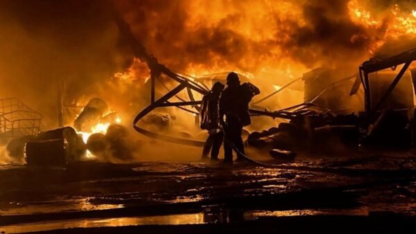 Російські БПЛА знищили завод мастильних матеріалів на Київщині