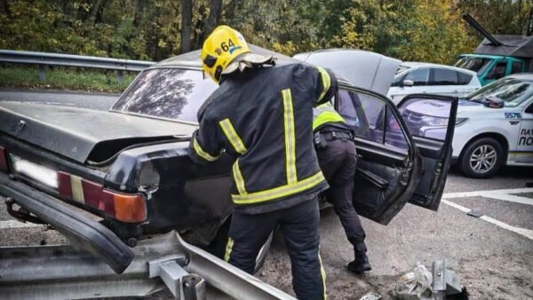 На Фастівщині внаслідок дорожньо-транспортної пригоди загинула людина, двоє дітей постраждали