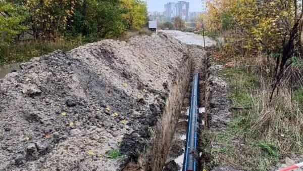В Ірпені прокладають новий напірний каналізаційний трубопровід