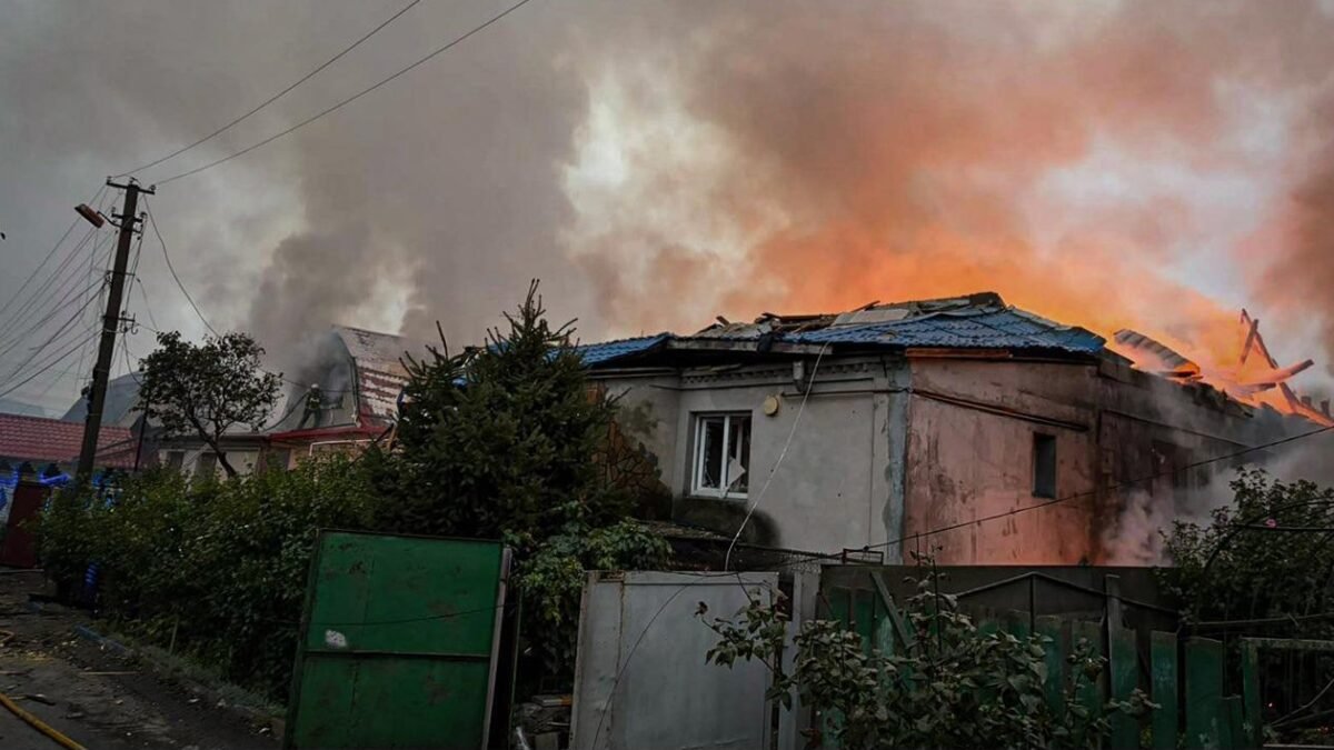 Наслідки ворожої атаки на Київщині: поранені та руйнування в трьох районах області